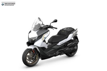 400GT Inchcape Wrocław duży wyświetlacz